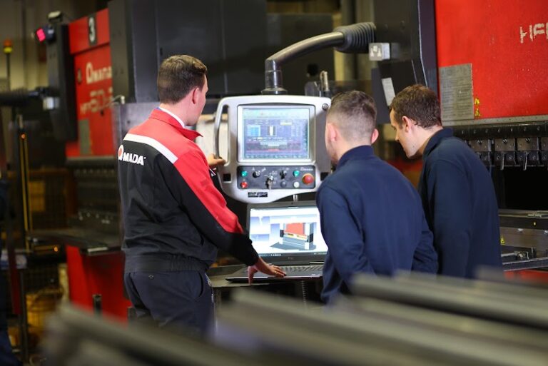 business image 0 122 768x513