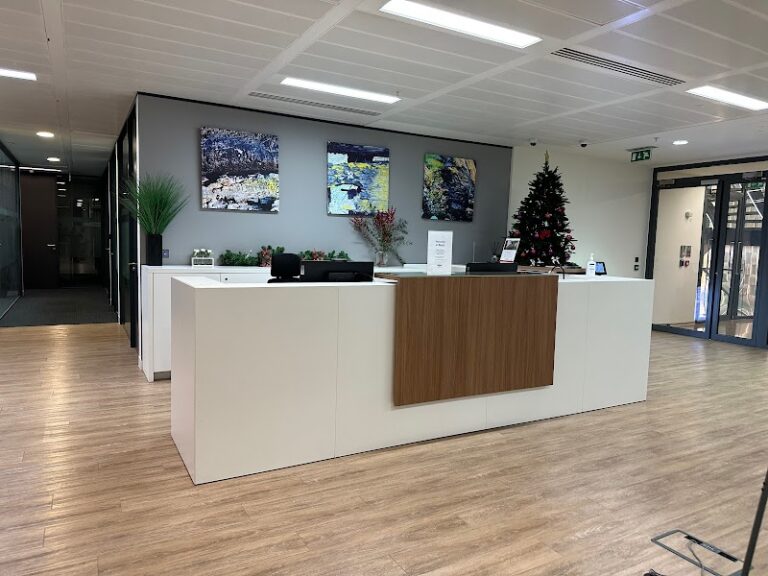 business image 0 177 768x576