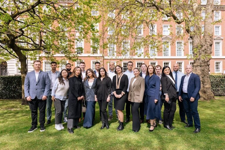 business image 0 189 768x513