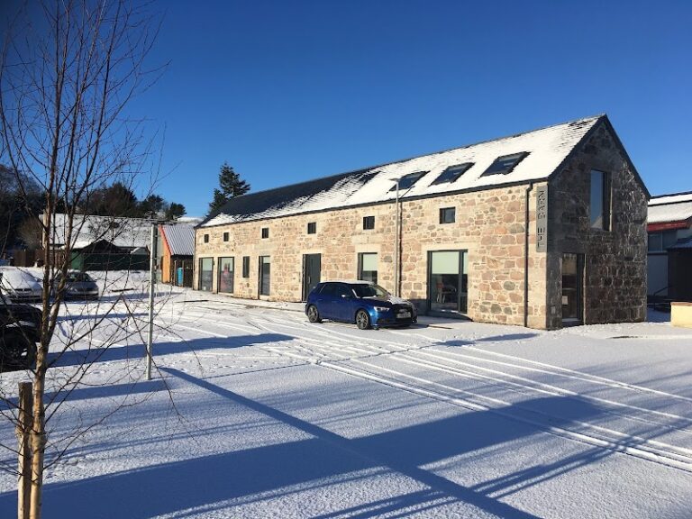 business image 0 235 768x576