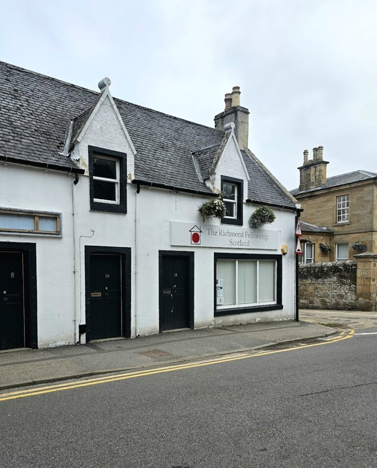 business image 0 237 768x954