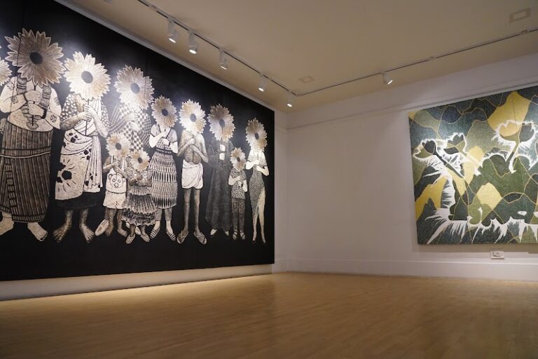 business image 0 241 768x512