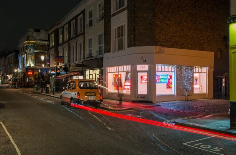 business image 0 253 768x507