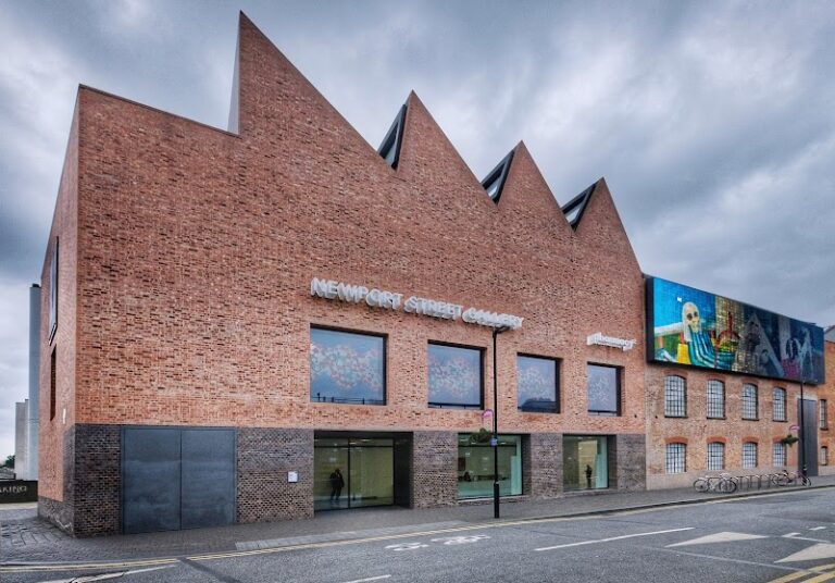 business image 0 277 768x536