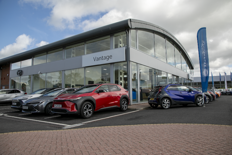 business image 0 4 768x513